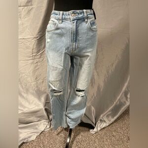 NWT Hollister Women's Light Blue Straight Leg Jeans